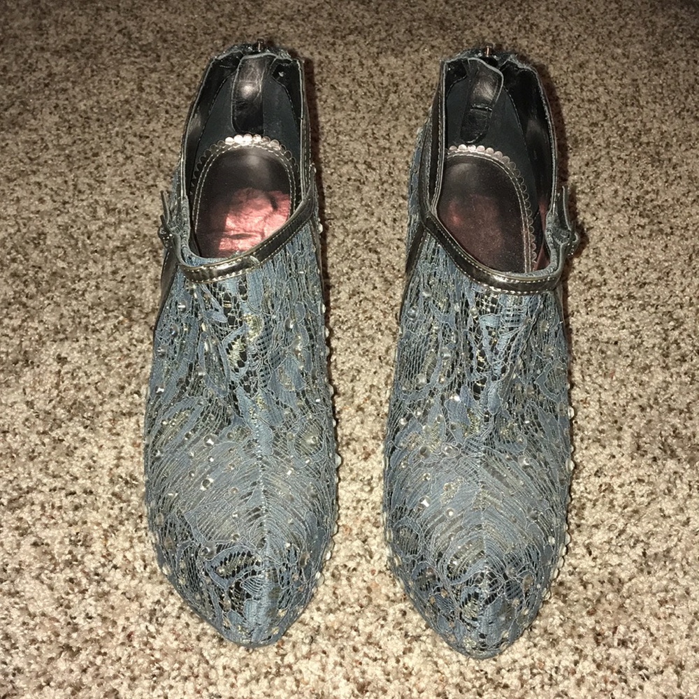 Eva & Zoe booties